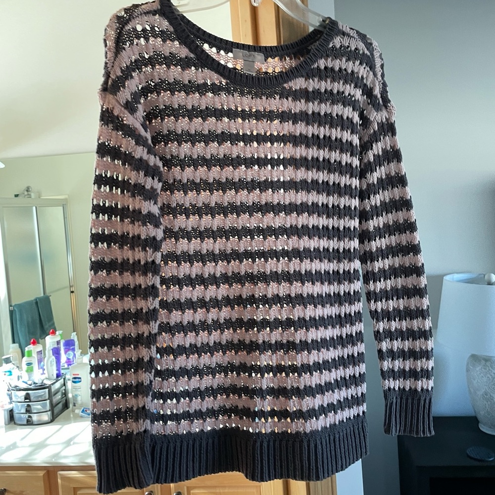 Woman’s sweater size M